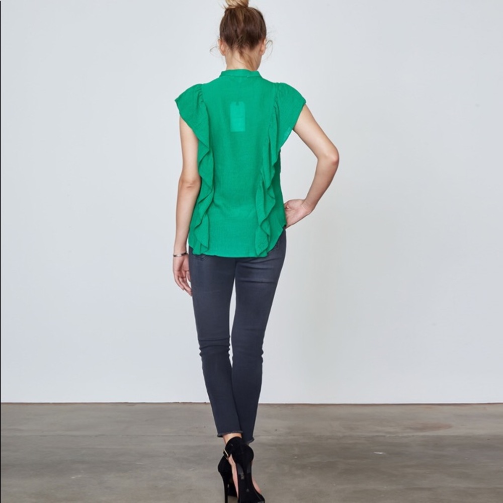 NWT // Kelly Green Ruffle Flutter button Up Blouse - Picture 5 of 7